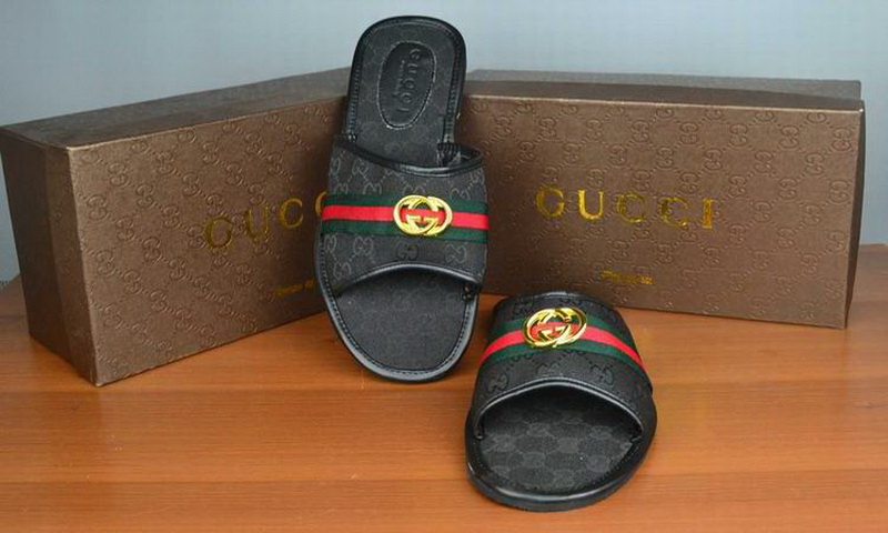 Gucci Slippers Woman--039